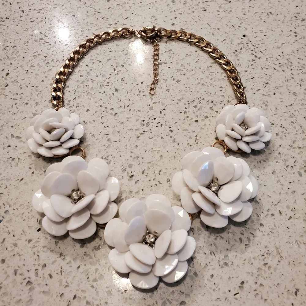 White Floral Bib Necklace Statement Rhinestones Botanical Preppy Gold Chain Link